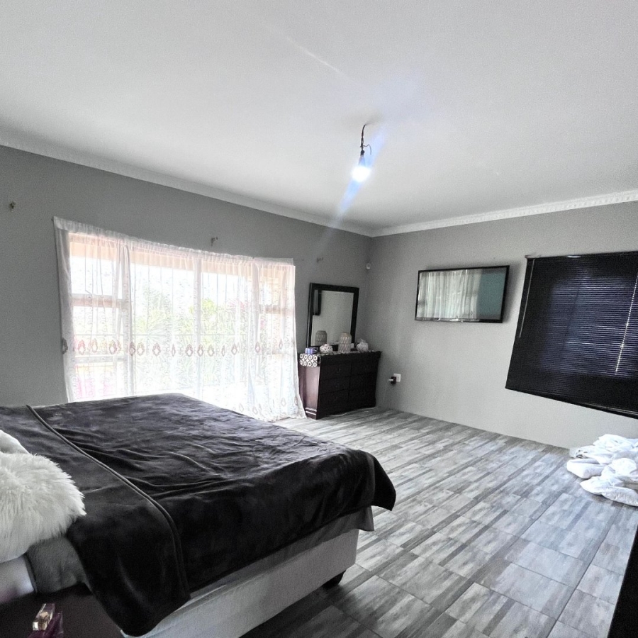 4 Bedroom Property for Sale in Despatch Central Eastern Cape